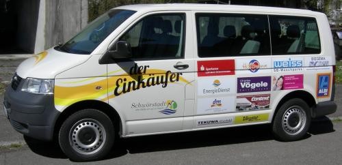 Einkäufer Der Einkäufer ost ein spendenbasierter Kleinbus, der zweimal in der Woche nicht mobile Einwohner zum Einkaufen und wieder nach Hause bringt.