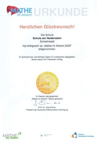 Laut Urkunde haben 53 Schüler bei Mathe im Advent mitgemacht.